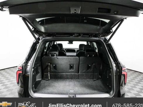 Certified 2025 Chevrolet Traverse LT FWD image 29