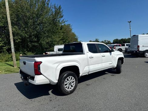 Used 2024 Toyota Tacoma SR5 AWD/4WD image 6
