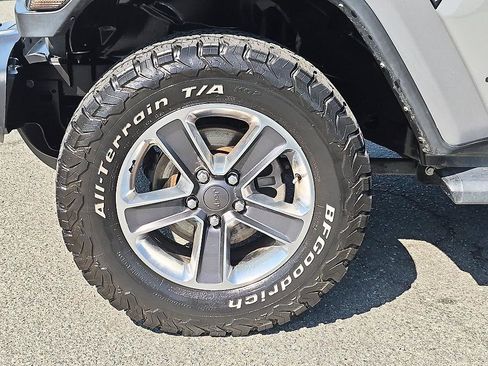 Used 2023 Jeep Gladiator Overland AWD/4WD image 10