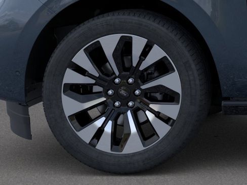 New 2026 Ford Expedition Platinum image 19