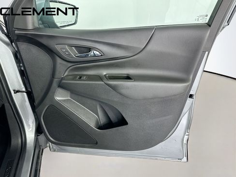 Used 2023 Chevrolet Equinox LT image 35