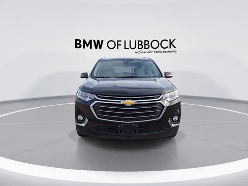 Used 2019 Chevrolet Traverse LT w/ LT Premium Package FWD image 3