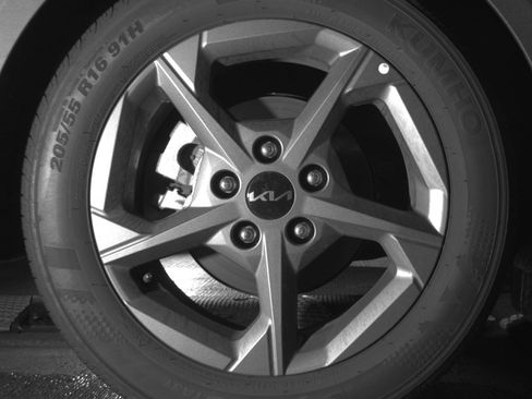 Used 2025 Kia K4 LXS image 15