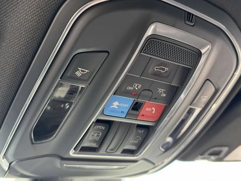 Used 2023 Jeep Grand Cherokee Altitude AWD/4WD image 33