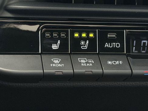 Certified 2026 Toyota Crown Platinum AWD/4WD image 19