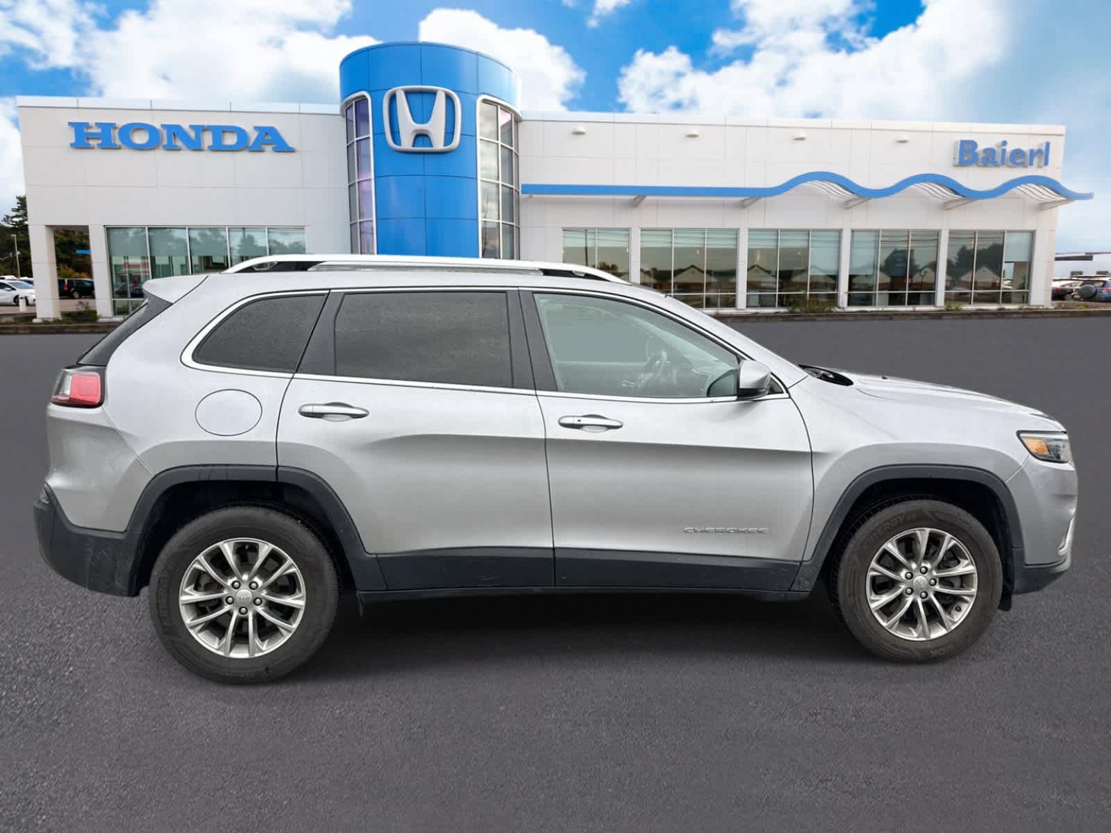 Used 2020 Jeep Cherokee Latitude Plus w/ Cold Weather Group AWD/4WD image 6