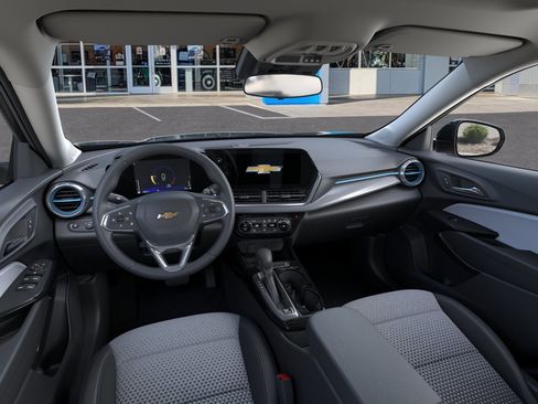 New 2026 Chevrolet Trax LT w/ Sunroof Package FWD image 39