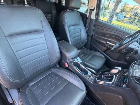 Used 2014 Ford Escape Titanium w/ Equipment Group 401A FWD image 4