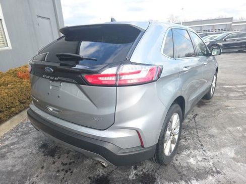 Used 2024 Ford Edge Titanium image 3