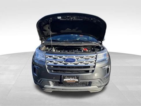 Used 2019 Ford Explorer XLT w/ Equipment Group 202A image 9