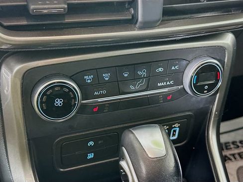 Used 2018 Ford EcoSport SE w/ SE Convenience Package image 20