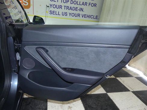 Used 2023 Tesla Model 3 Standard Range RWD image 23