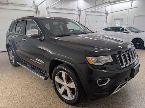 Used 2015 Jeep Grand Cherokee Overland w/ Advanced Technology Group AWD/4WD image 5