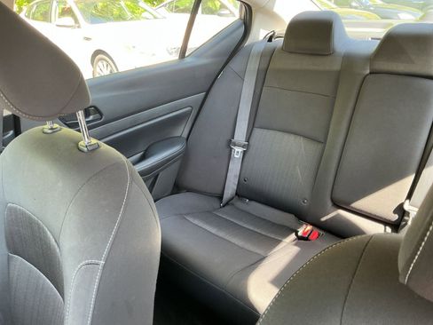 Used 2025 Nissan Altima 2.5 SV FWD image 34