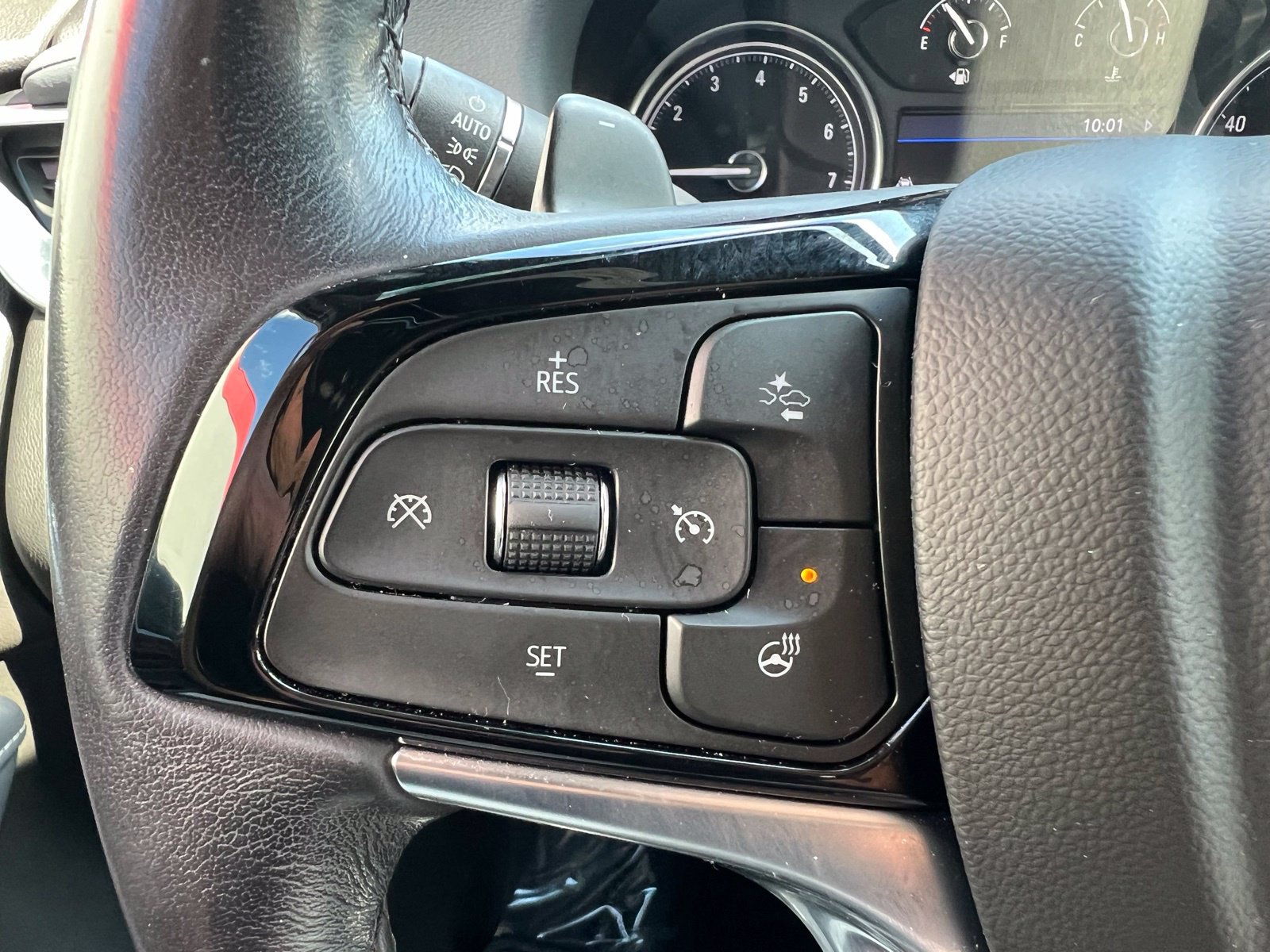 Used 2023 Buick Enclave Essence FWD image 33