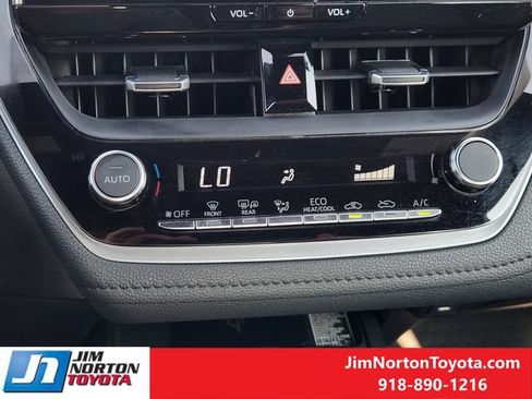 Used 2025 Toyota Corolla XSE FWD image 19