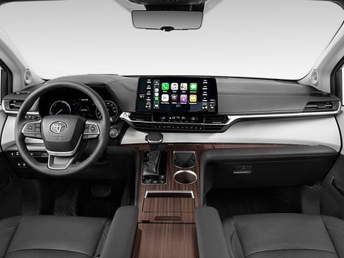 Used 2023 Toyota Sienna XSE image 3