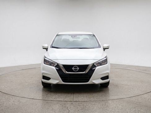 Used 2025 Nissan Versa SV FWD image 2