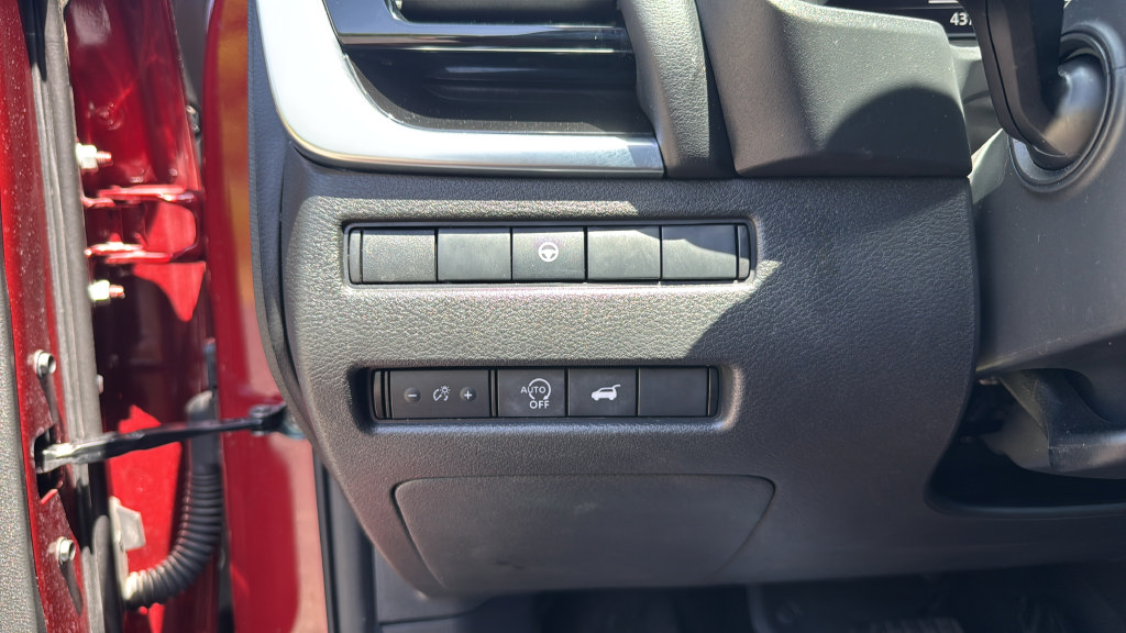 Used 2024 Nissan Rogue SL w/ SL Premium Package FWD image 26