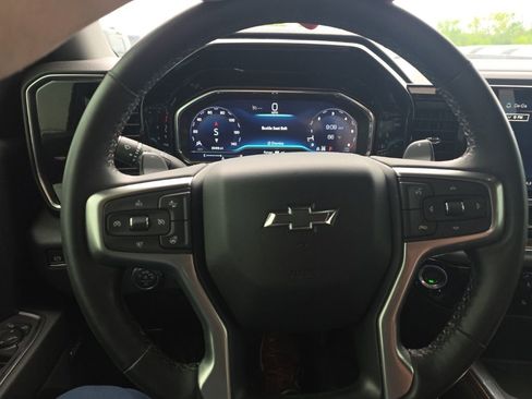 Used 2024 Chevrolet Silverado 1500 LT Trail Boss w/ LT Trail Boss Premium Package AWD/4WD image 13