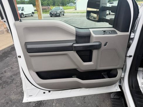 Used 2019 Ford F550 4x4 Regular Cab Super Duty image 11