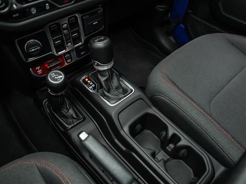 Used 2024 Jeep Wrangler Unlimited Rubicon AWD/4WD image 26