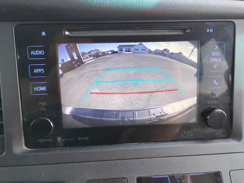 Used 2017 Toyota Sienna XLE AWD/4WD image 21
