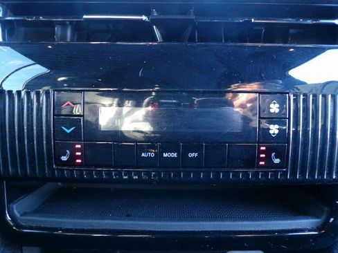 Used 2024 Jeep Wagoneer L Series II w/ Flexible Seating Group image 14