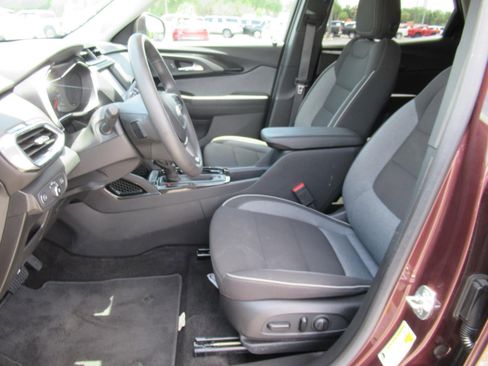 Used 2023 Chevrolet TrailBlazer LT AWD/4WD image 17