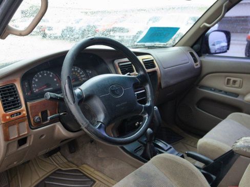 Used 2000 Toyota 4Runner SR5 image 15