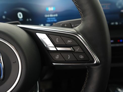 Used 2025 Buick Enclave Avenir image 29