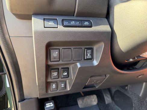 Used 2023 Nissan Frontier PRO-4X w/ Pro-4X Premium Package image 11