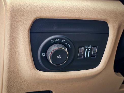 New 2026 Jeep Grand Cherokee Limited image 14