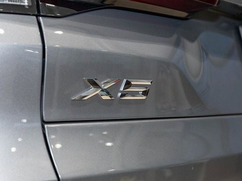 New 2026 BMW X5 xDrive50e w/ Climate Comfort Package image 10