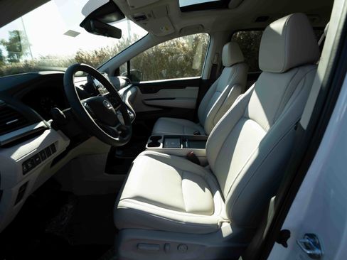 New 2026 Honda Odyssey EX-L image 9