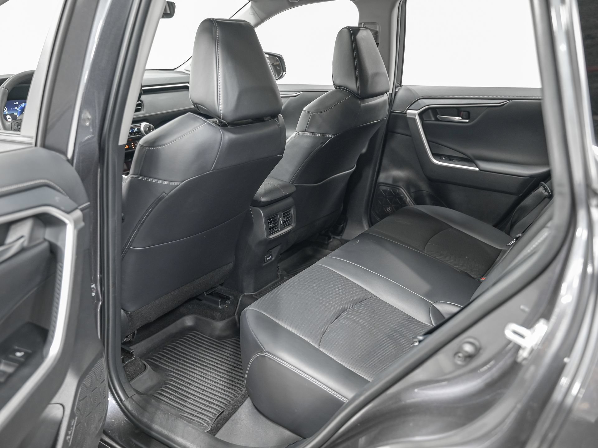 Used 2024 Toyota RAV4 Limited w/ Advanced Technology Package AWD/4WD image 27