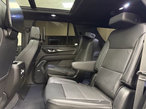 Used 2024 GMC Yukon Denali w/ Advanced Technology Package AWD/4WD image 17