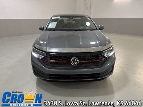Used 2024 Volkswagen Jetta SE FWD image 1