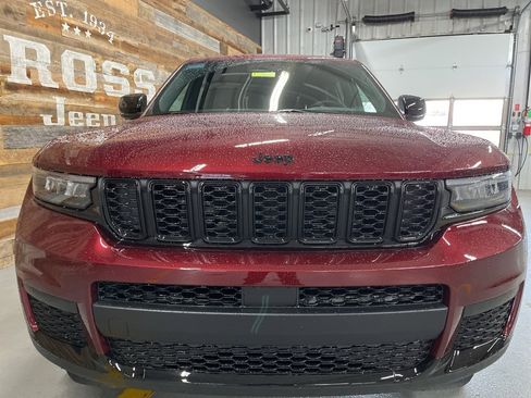 New 2025 Jeep Grand Cherokee L Altitude image 8