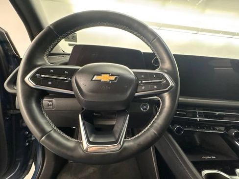 Used 2025 Chevrolet Traverse LT FWD image 19