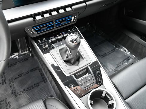 Used 2024 Porsche 911 Carrera S w/ Sportdesign Package RWD image 32