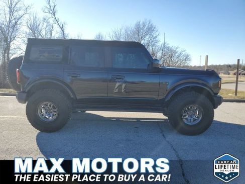 Used 2021 Ford Bronco Outer Banks image 2