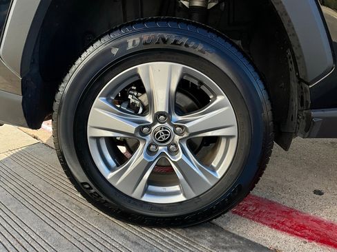 Used 2025 Toyota RAV4 XLE image 9