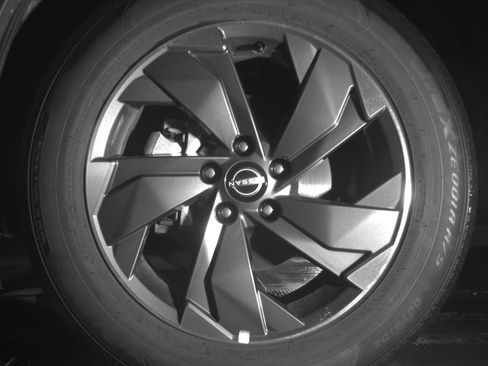 Used 2025 Nissan Rogue SV image 12