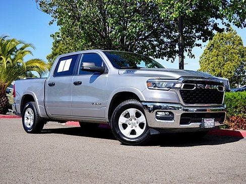 Used 2025 RAM 1500 Big Horn AWD/4WD image 2