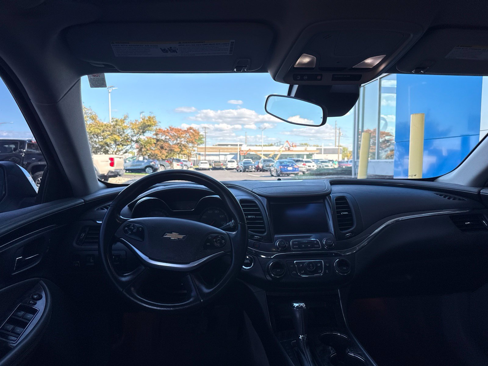 Used 2015 Chevrolet Impala LTZ FWD image 2