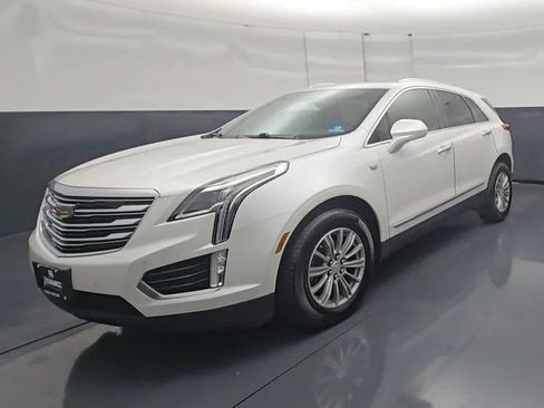 Used 2018 Cadillac XT5 Luxury w/ Driver Awareness Package AWD/4WD image 11