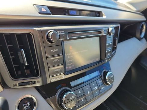 Used 2014 Toyota RAV4 Limited image 19