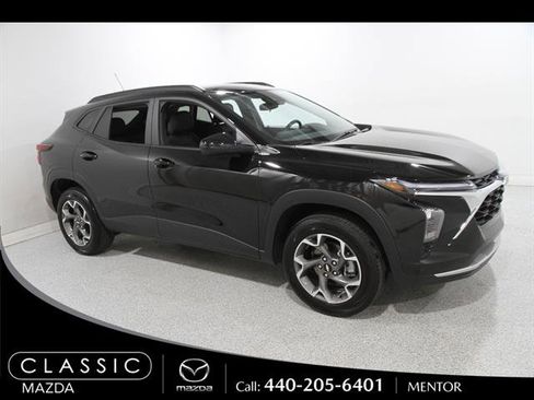 Used 2024 Chevrolet Trax LT image 1