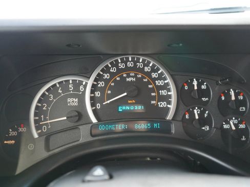 Used 2005 HUMMER H2 SUT w/ Preferred Equipment Group AWD/4WD image 11